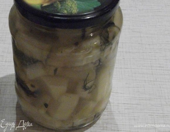 Закручиваем крышкой, переворачиваем и укутываем. Приятного аппетита зимой))) 