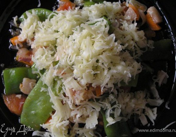 При подаче посыпать тертым сыром.