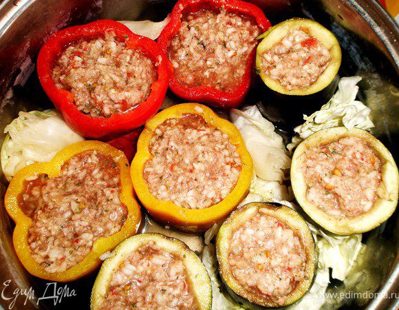 Подавать со сметаной.