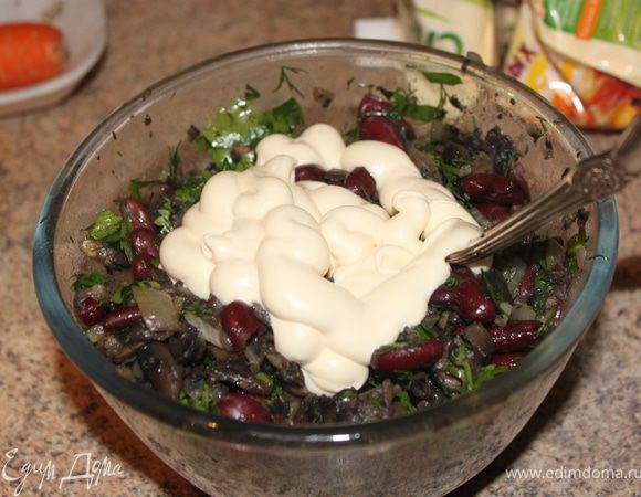 добавляем майонез и соль все смешиваем и наслаждаемся вкусом как в теплом виде так и в холодном