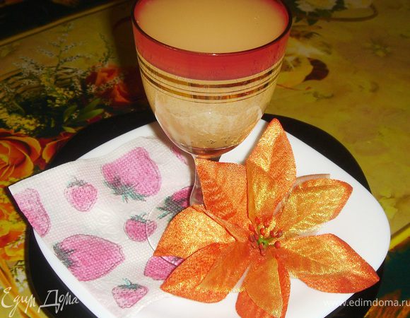 По прошествии времени и завершению приготовления, квас необходимо процедить и поставить в холодильник.