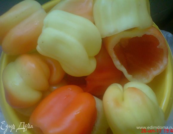 перец освободить от семенной коробки и перегородок