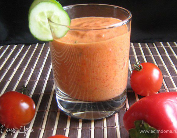 Сладкий перец и помидоры смазать растительным маслом и запечь в духовке, разогретой до 200 °С, 10-15 мин. Очистить овощи, удалить семечки,мякоть сложить в чашку,влить простоквашу,измельчённый чеснок и взбить всё с помощью блендера до однородности. Добавить мяту, соль,перец по вкусу.Охладить.
Подавать с хрустящими хлебцами и крекерами или крупно нарезанными овощами.