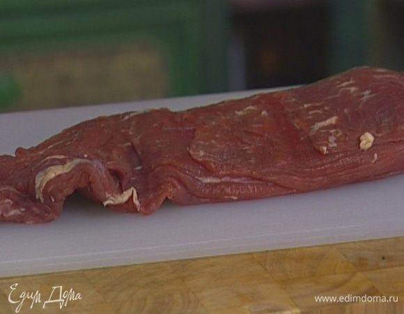 Мясо вымыть и просушить бумажным полотенцем.