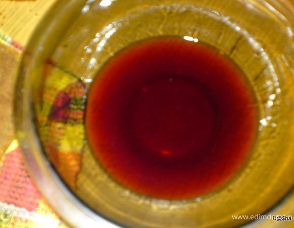 Затем коржи (остывшие) пропитываем.