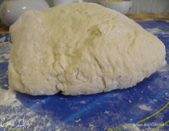 Шар из теста накрыть салфеткой, оставить на 30 минут.