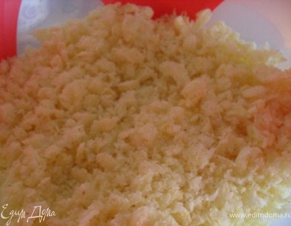 Кукурузные палочки измельчить.