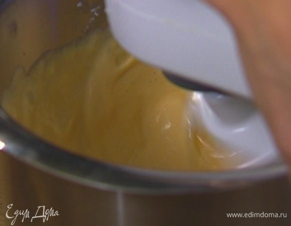 Увеличить скорость и по одному ввести яйца. 