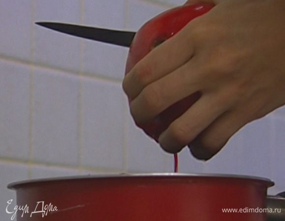 Гранат почистить, немного зерен оставить, из остальных выдавить сок.