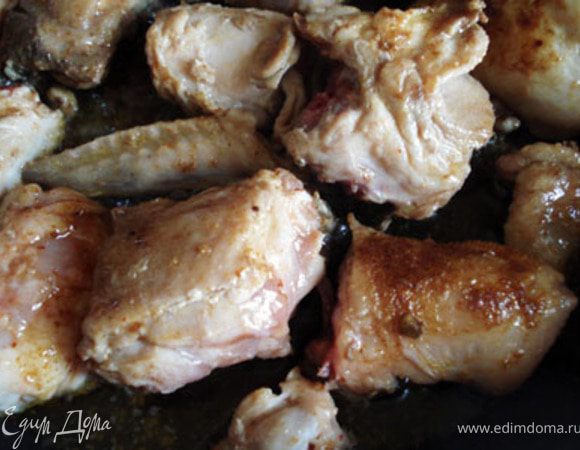 На нем обжарить мясо до золотистой корочки.