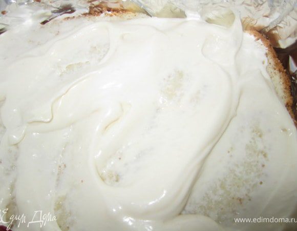 Покрыть тонким слоем крема.