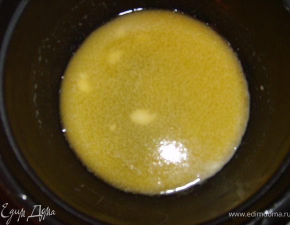 Масло растопить, влить в муку