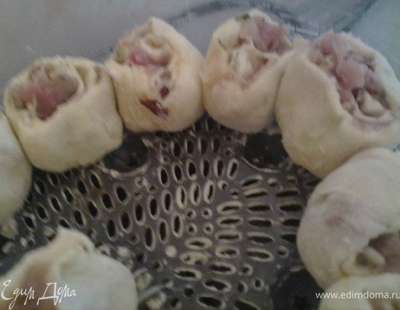 ....и поставить рулетики не особо тесно, чтобы сильно не слипались...