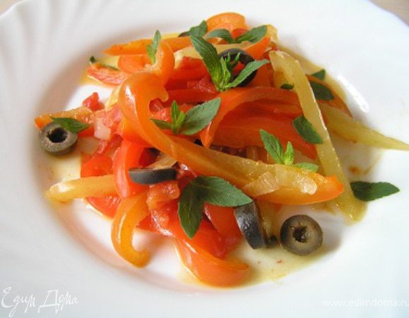 Подавать теплым, посыпав кедровыми орешками (я вспомнила о них уже во время ужина и, как вы понимаете,  уже было не до фото ;)) и листиками мяты.