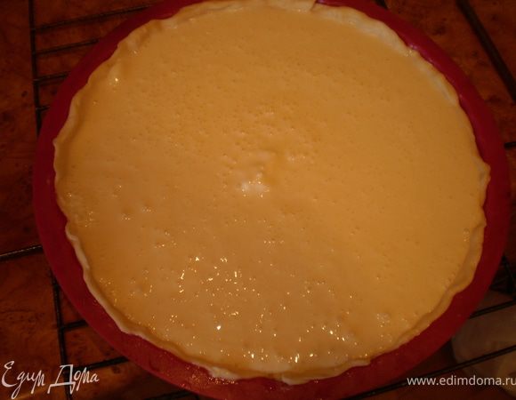 Наполнить форму творожным тестом и отправить в духовку на 30 мин. при 180 градусах.