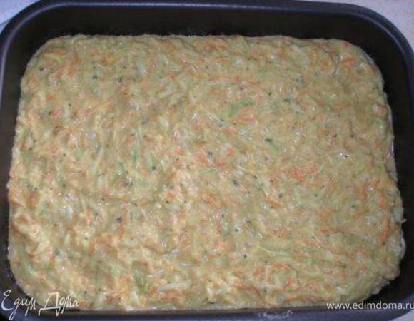 Форму смазать маслом и выложить в нее массу для запеканки. Запекать при 180С 20-30 мин. 