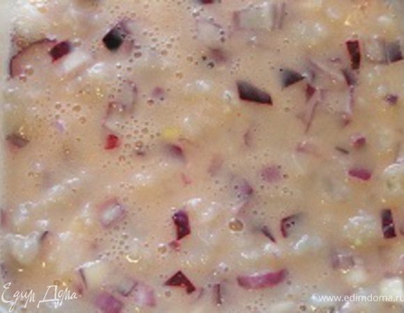 Тщательно перемешать. Накрыть крышкой и поставить в холодильник минимум на 5 часов (или пока рыба станет непрозрачной). Время от времени перемешивать.