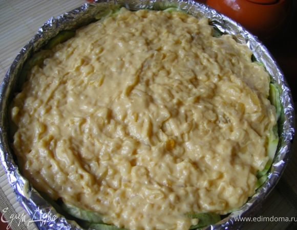 Заливаем сверху соусом и отправляем в духовку на минут 40-60, на 180 гр.