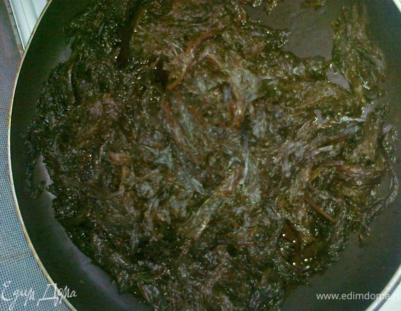 и варим минут 10,чтобы отошла горечь,затем сливаем воду