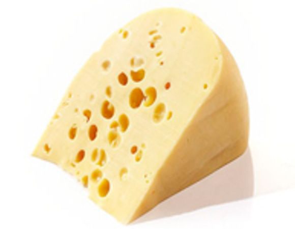 Трем сыр на среднюю терочку.