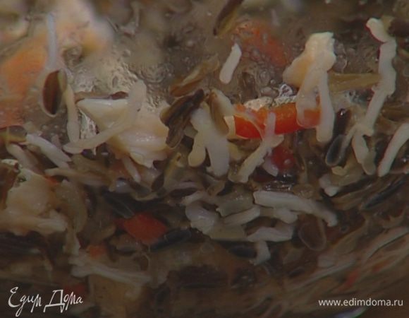 Соединить рис с заправкой, добавить крабовое мясо и укроп, перемешать и подавать.