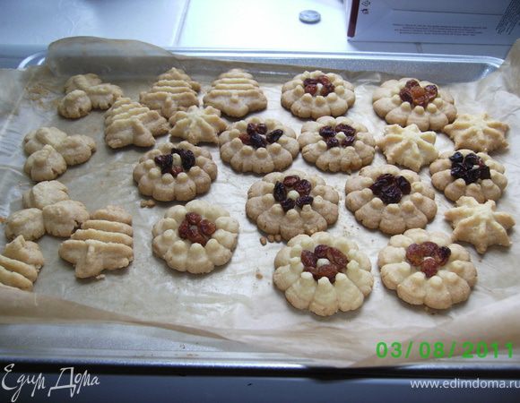 Печенье готово тогда,когда его края слегка порозовеют,с листа снимаются теплым