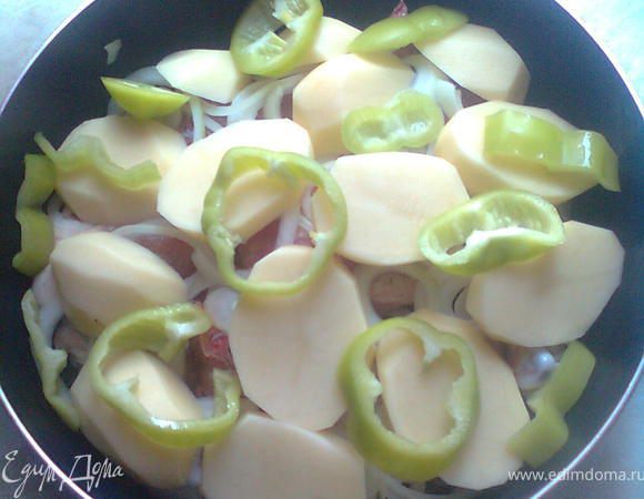 потом болгарский перец,также режем кругами