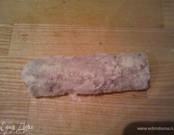 Хорошенько запанировать в муке.