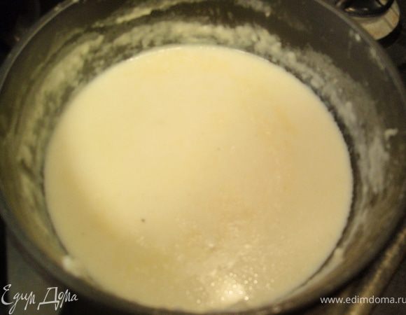 Делаем классический бешамель.