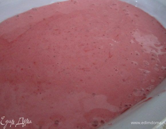 Вылить в форму, поставить в холодильник на 1-2 часа.