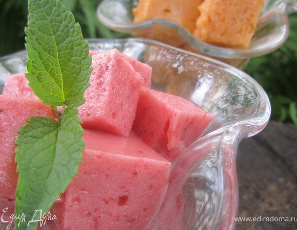 После охлаждения, порезать ка квадратики, выложить в стаканчик.