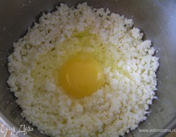 Добавить яйцо, перемешать,