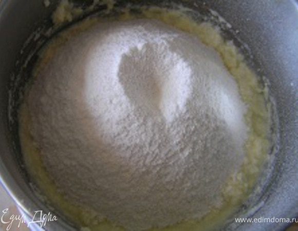 соль, муку с разрыхлителем,