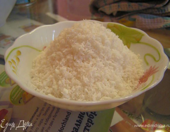 стружку насыпать в маленькую глубокую тарелочку....