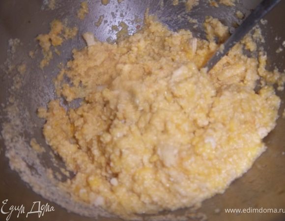 Соединить обе массы и сформировать пирожное