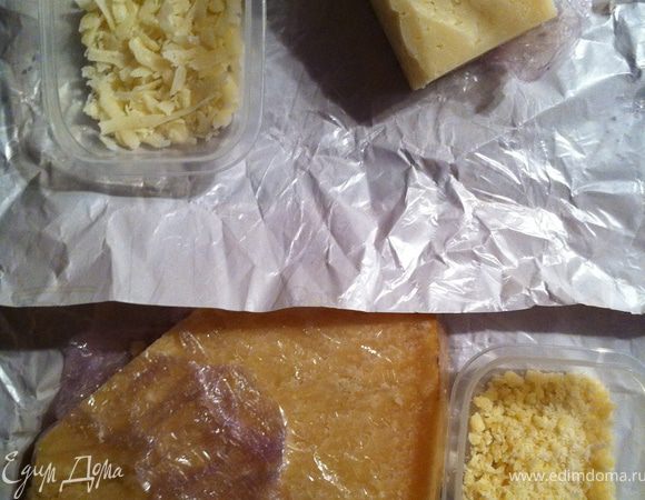 пармезан и пекорино  (сыр выдержанный  из овечьего молока).