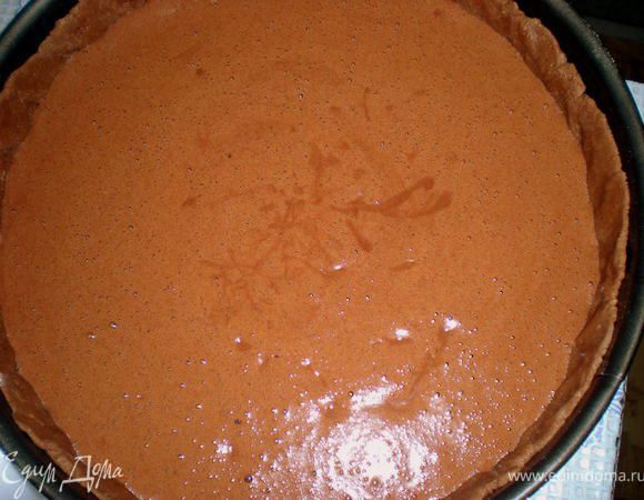 Вылить начинку,и выпекать при 180гр 15 мин(я выпекала дольше,около 30 мин)