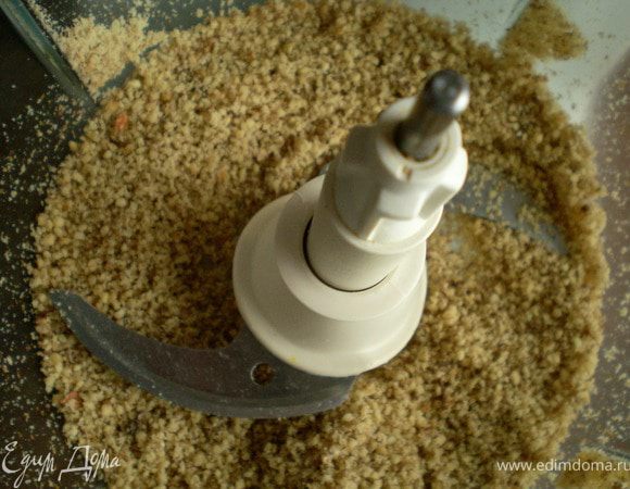 Готовим лявянги:

Орехи измельчить