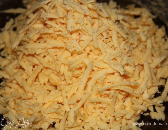  и последним добавить тертый сыр. Через пять минут блюдо готово.Подавать с отварным картофелем,или рисом.