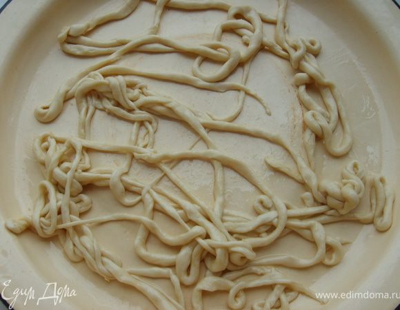 очень-очень тонко, вот такая змейка получается из одного кусочка