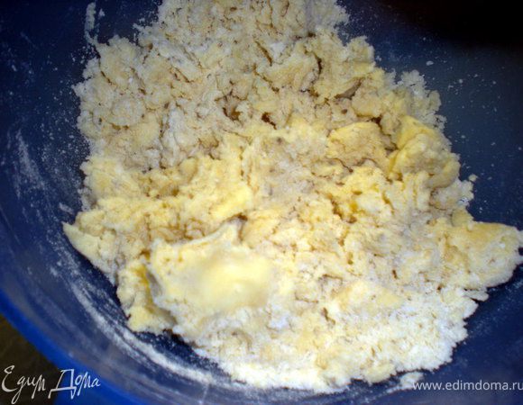 Смешать муку+анис+соль+масло= состояние крошки.