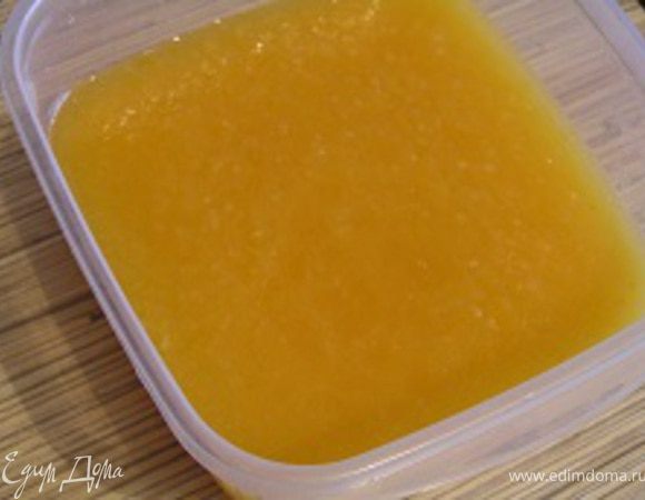 Выложить массу в контейнер и убрать в морозилку.