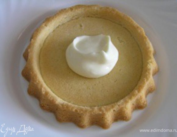 Выложить крем на испеченный корж,