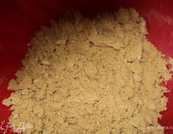 Печенье измельчить в блендере, 