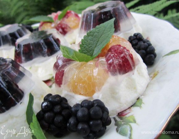 Выложить на блюдо. Украсить по желанию.