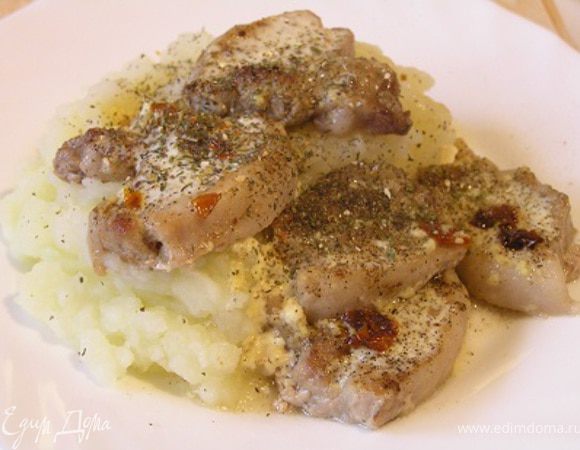 Перед подачей посыпать сушеными травами.