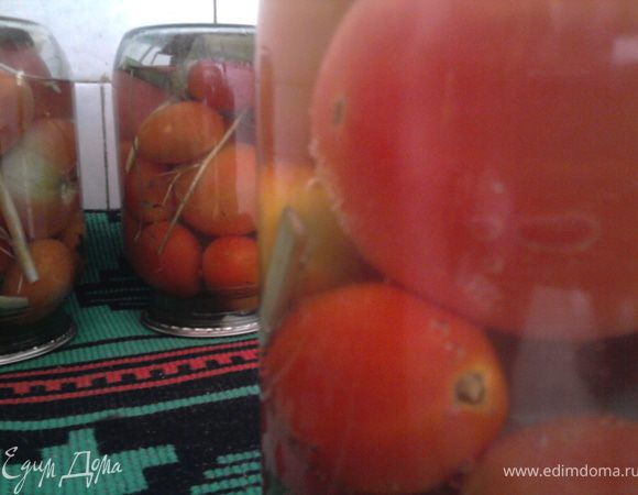 Те, кто не стерилизует помидоры, возможно, и не захотят возиться, но если вспомнить о результате, то, может, и стоит?