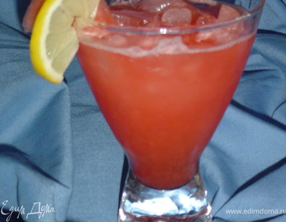 И наслаждаемся невероятно вкусным напитком в жаркий летний день!