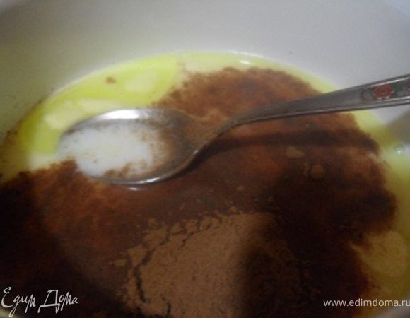 Сварить глазурь, смешав все ингредиенты. 