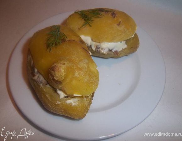 Начинить «сундучок». Закрыть «крышечкой». Подавать горячими, украсить укропом.